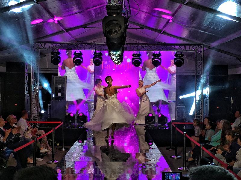 Nagłośnienie, oświetlenie i obsługa pokazów mody, telebim - 05 Nagłośnienie, oświetlenie i obsługa pokazów mody, telebim - 05