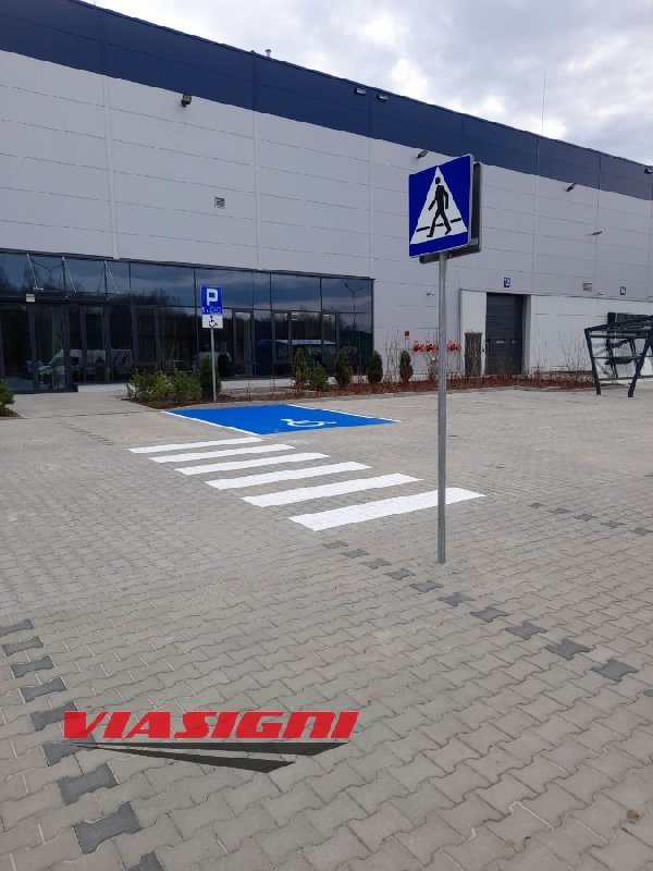 Oznakowanie pionowe i poziome parkingów - 06 Oznakowanie pionowe i poziome parkingów - 06