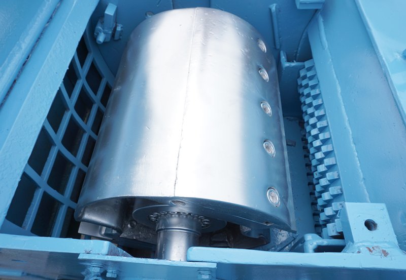 Rębak Rozdrabniacz KLOCKNER do odpadów drzewnych - 01 Rębak Rozdrabniacz KLOCKNER do odpadów drzewnych - 01