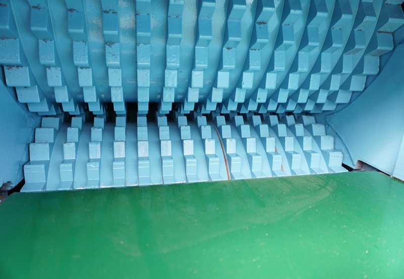 Rębak Rozdrabniacz KLOCKNER do rozdrobnienia odpadów drzewnych - 01 Rębak Rozdrabniacz KLOCKNER do rozdrobnienia odpadów drzewnych - 01