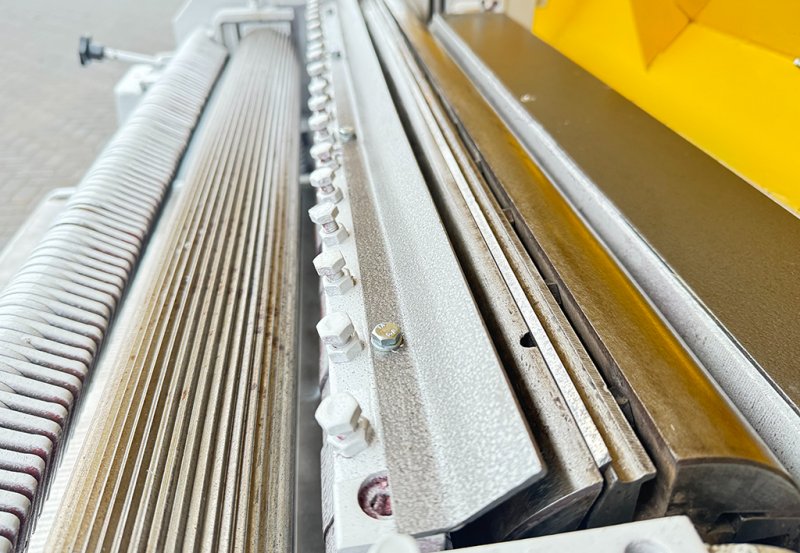 Grubościówka strugarka Jaroma 810mm wał 4nożowy - 02 Grubościówka strugarka Jaroma 810mm wał 4nożowy - 02