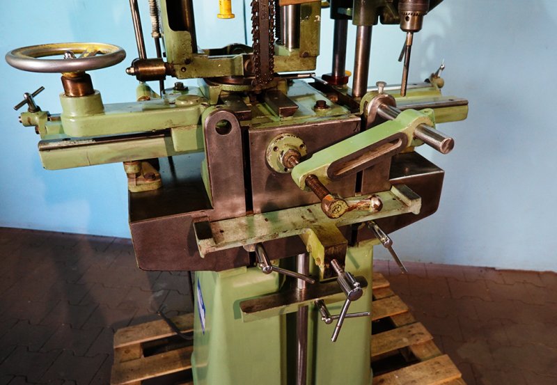 Dłutarka NIEMIECKA otwory na zamki - 02 Dłutarka NIEMIECKA otwory na zamki - 02