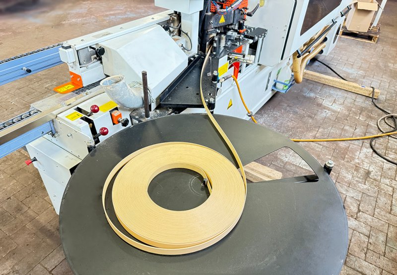 Okleiniarka jednostronna Hebrock AKV 3005DK F - 02 Okleiniarka jednostronna Hebrock AKV 3005DK F - 02