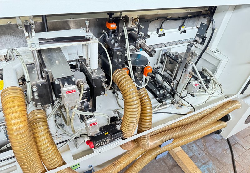 Okleiniarka jednostronna Hebrock AKV 3005DK F - 05 Okleiniarka jednostronna Hebrock AKV 3005DK F - 05