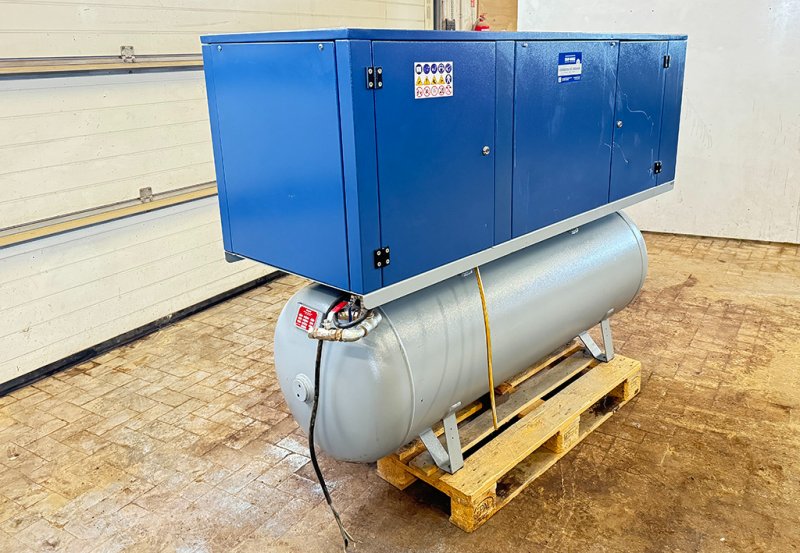 Sprężarka śrubowa olejowa Airpol KT7 zbiornik 500l - 06 Sprężarka śrubowa olejowa Airpol KT7 zbiornik 500l - 06