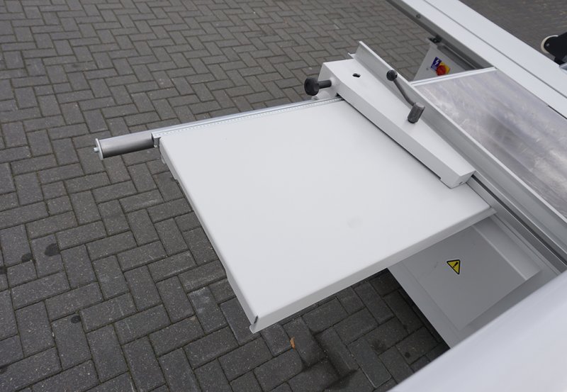 Piła formatowa REMA Fx400 2osie 6kW - 04 Piła formatowa REMA Fx400 2osie 6kW - 04