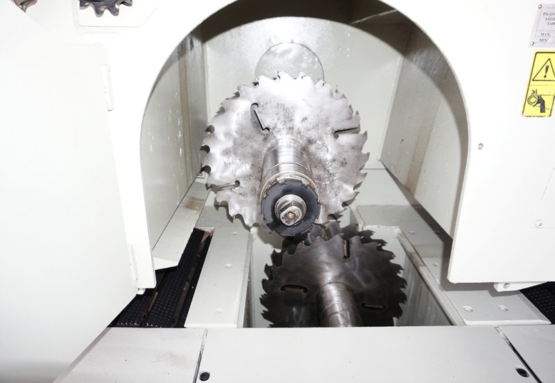 Wielopiła gąsienicowa 2wałowa Svitava wał 450mm - 02 Wielopiła gąsienicowa 2wałowa Svitava wał 450mm - 02