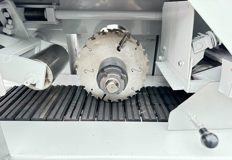 Wielopiła gąsienicowa COSMEC 250mm - 04 Wielopiła gąsienicowa COSMEC 250mm - 04