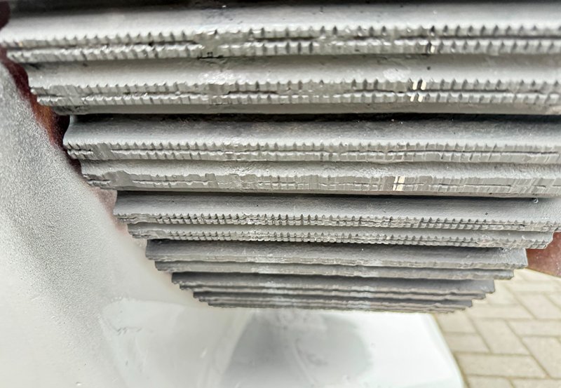 Wielopiła gąsienicowa COSMEC gąsienica 250mm - 02 Wielopiła gąsienicowa COSMEC gąsienica 250mm - 02