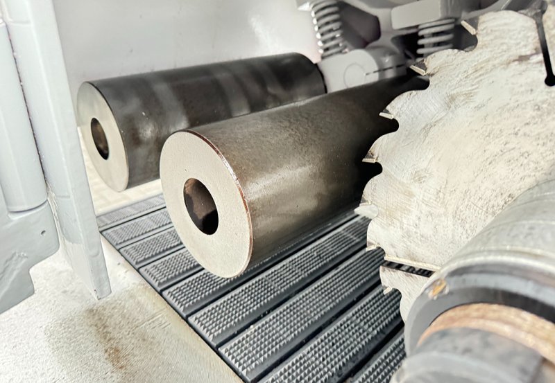 Wielopiła gąsienicowa GIUNTINI gąsienica 300mm - 01 Wielopiła gąsienicowa GIUNTINI gąsienica 300mm - 01