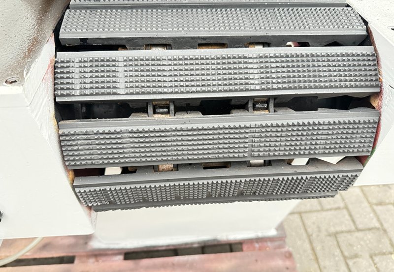 Wielopiła gąsienicowa GIUNTINI gąsienica 300mm - 03 Wielopiła gąsienicowa GIUNTINI gąsienica 300mm - 03