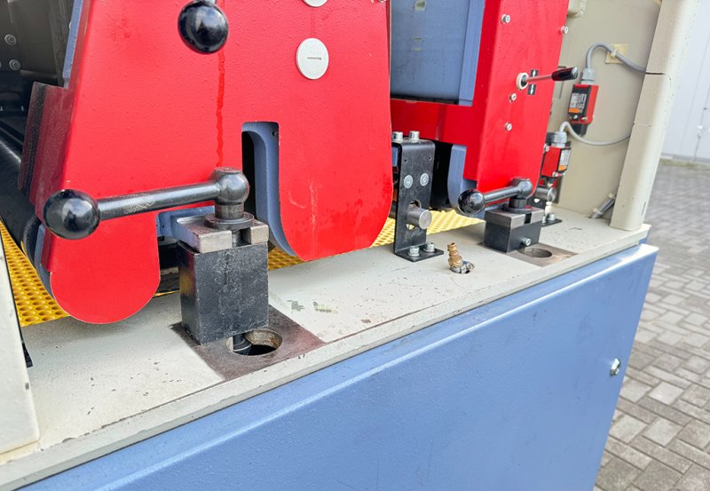 Szlifierka szerokotaśmowa 1100mm OTT - 01 Szlifierka szerokotaśmowa 1100mm OTT - 01