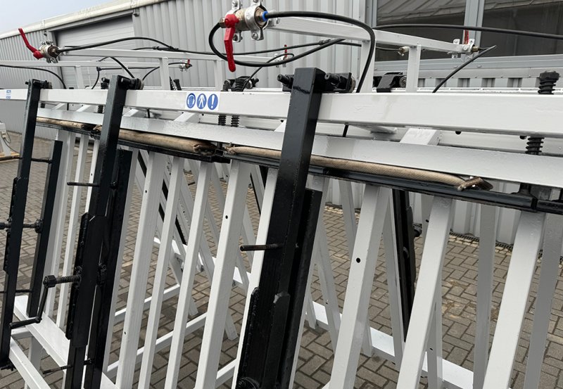 Prasa pneumatyczna trapezowa dwustronna - 04 Prasa pneumatyczna trapezowa dwustronna - 04