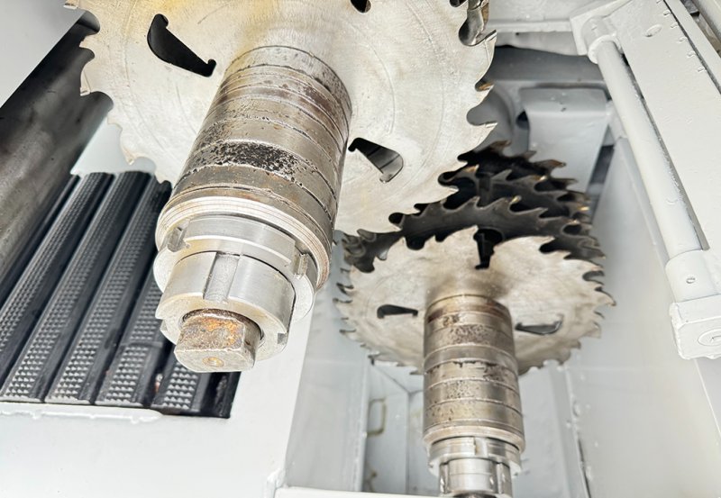 Wielopiła gąsienicowa dwuwałowa OGAM - 04 Wielopiła gąsienicowa dwuwałowa OGAM - 04