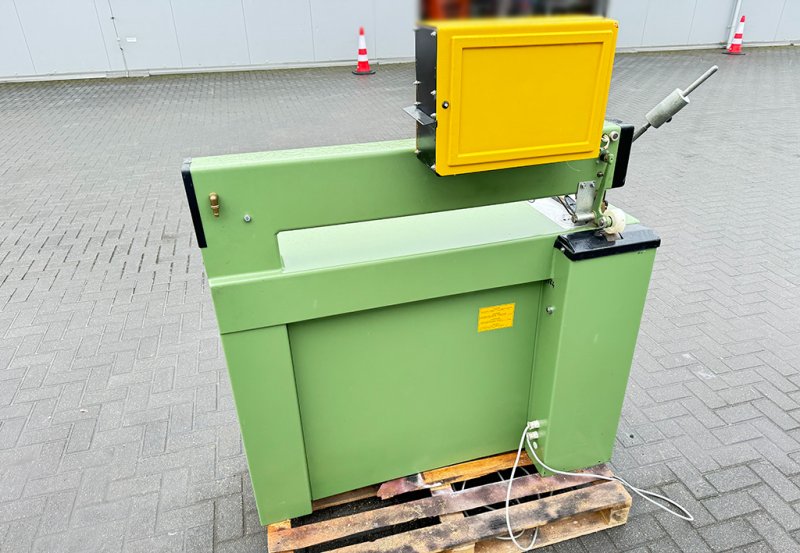 Zszywarka spajarka do forniru KUPER 920mm - 03 Zszywarka spajarka do forniru KUPER 920mm - 03