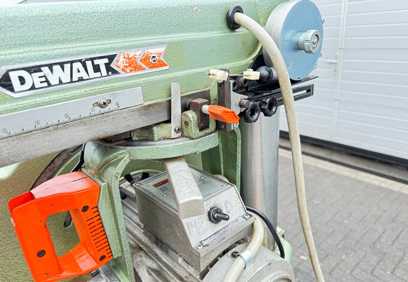 Piła poprzeczna DEWALT - 02 Piła poprzeczna DEWALT - 02