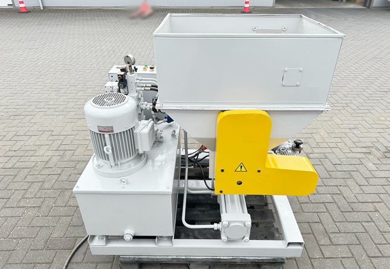 Brykieciarka Atos brykiet 60mm - 01 Brykieciarka Atos brykiet 60mm - 01