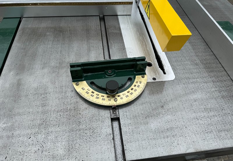 Piła tarczowa z wózkiem Rema typ DMMA 35 - 05 Piła tarczowa z wózkiem Rema typ DMMA 35 - 05