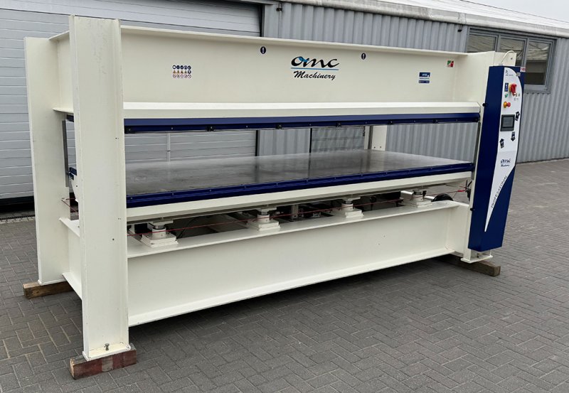 Prasa półkowa hydrauliczna do forniru OMC