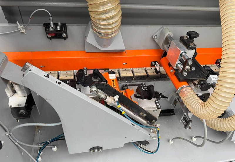 Okleiniarka Stomana KZM 6 RTF wstępny frez - 03 Okleiniarka Stomana KZM 6 RTF wstępny frez - 03