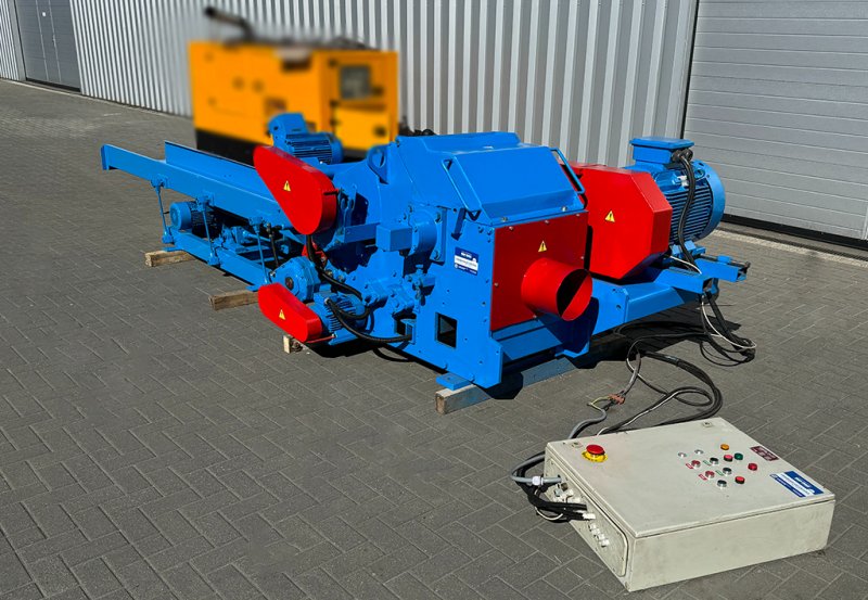 Rębak bębnowy z walcami wciągającym BRUKS 550