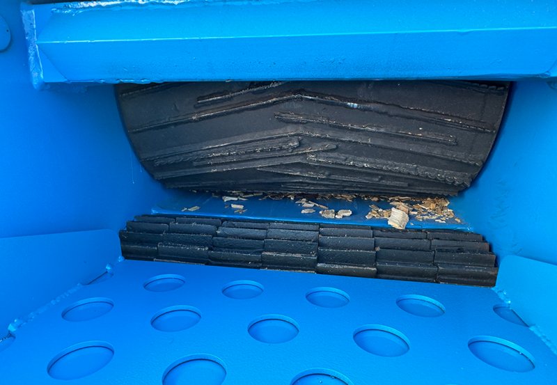 Rębak bębnowy z walcami wciągającym BRUKS 550 - 01 Rębak bębnowy z walcami wciągającym BRUKS 550 - 01