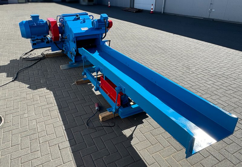 Rębak bębnowy z walcami wciągającym BRUKS 550 - 04 Rębak bębnowy z walcami wciągającym BRUKS 550 - 04