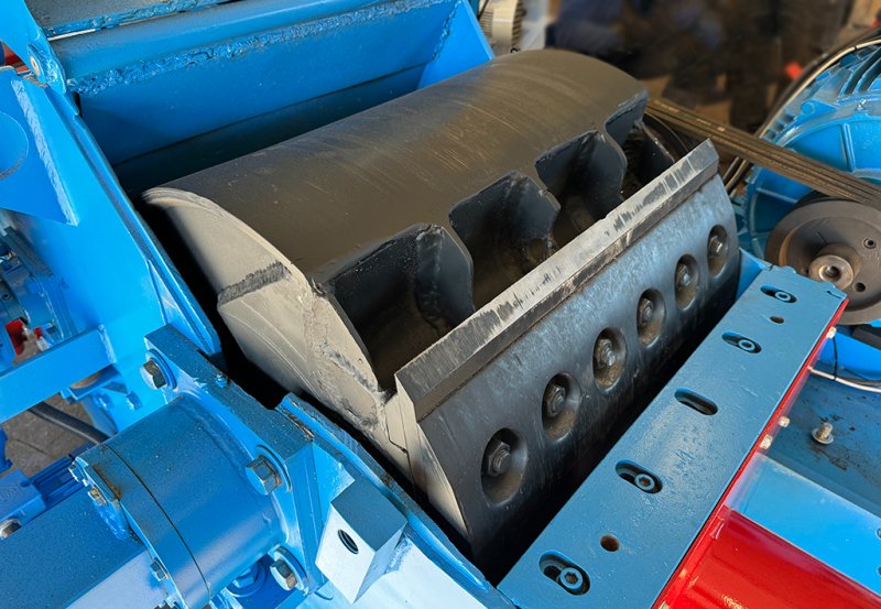 Rębak bębnowy z walcami wciągającym BRUKS 550 - 05 Rębak bębnowy z walcami wciągającym BRUKS 550 - 05