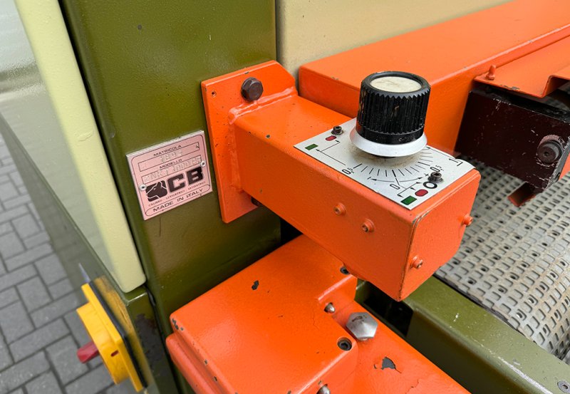 Szlifierka szerokotaśmowa CB typ nrt 1000PF - 01 Szlifierka szerokotaśmowa CB typ nrt 1000PF - 01