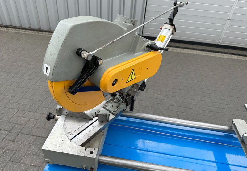 Piła podwójna ukośna do drewna Pertici typ Univer - 01 Piła podwójna ukośna do drewna Pertici typ Univer - 01