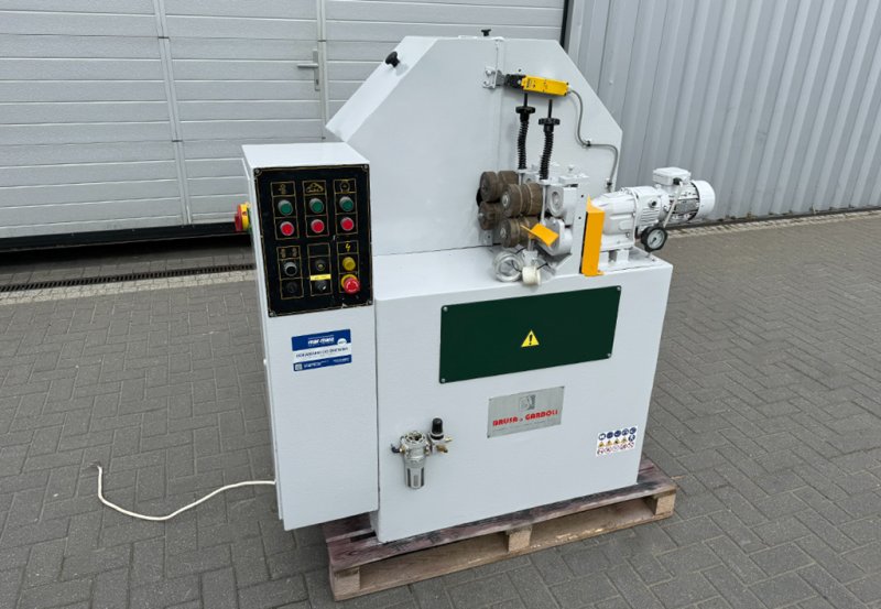 Szlifierka obwiedniowa orbitalna do drążków BRUS