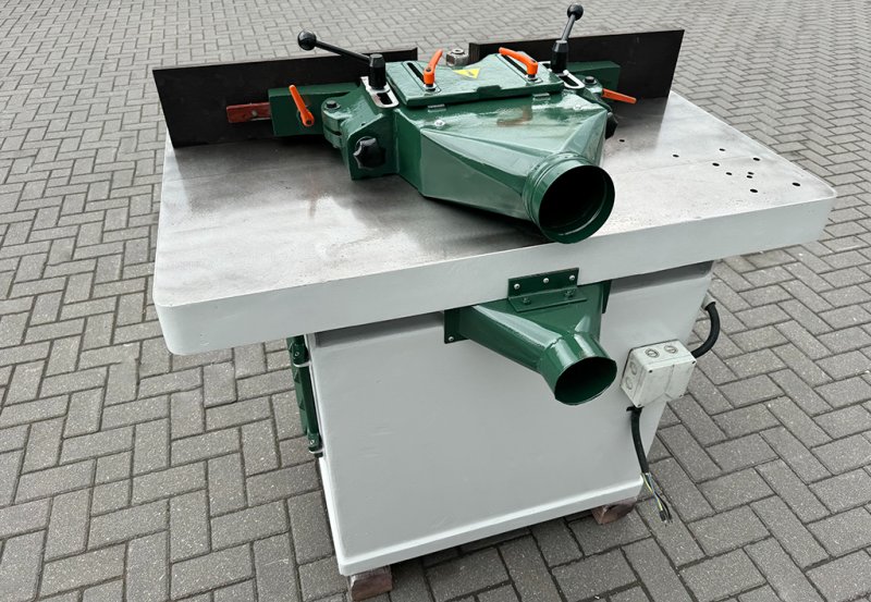 Frezarka dolnowrzecionowa Schneider - 02 Frezarka dolnowrzecionowa Schneider - 02