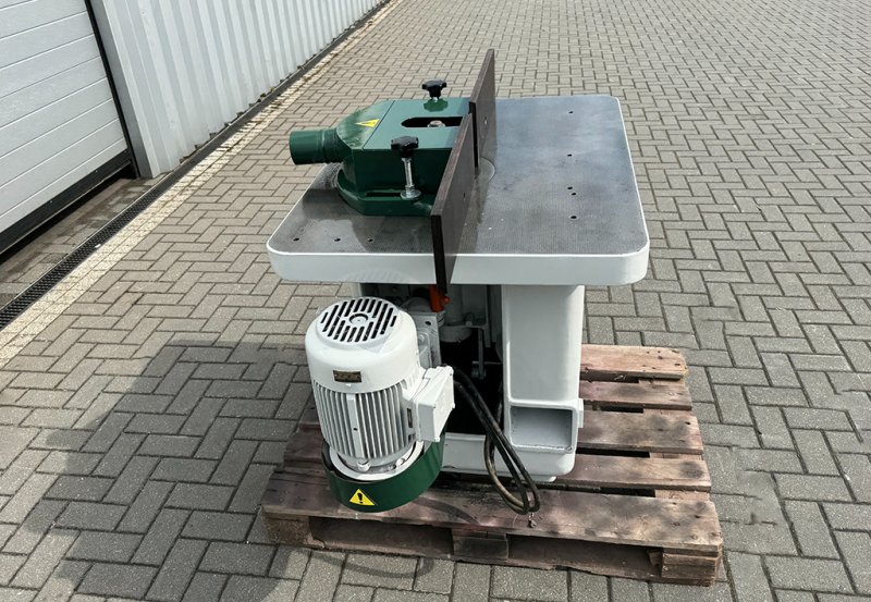 Frezarka dolnowrzecionowa REX - 01 Frezarka dolnowrzecionowa REX - 01