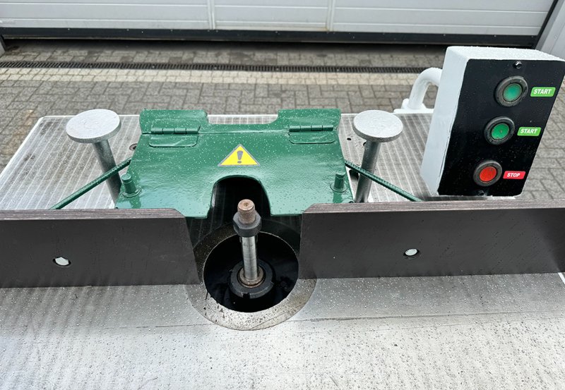 Frezarka dolnowrzecionowa GOMAD typ DCFDA - 01 Frezarka dolnowrzecionowa GOMAD typ DCFDA - 01