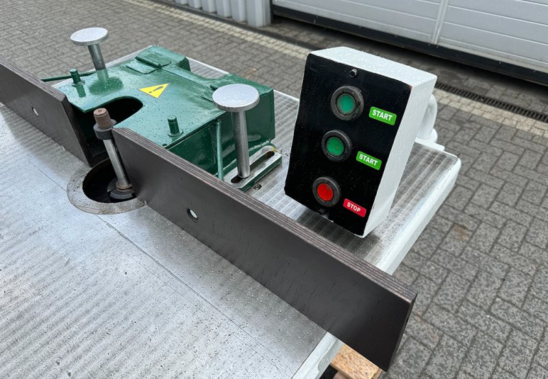 Frezarka dolnowrzecionowa GOMAD typ DCFDA - 04 Frezarka dolnowrzecionowa GOMAD typ DCFDA - 04