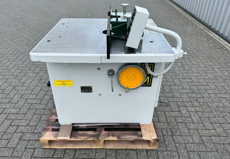 Frezarka dolnowrzecionowa GOMAD typ DCFDA - 06 Frezarka dolnowrzecionowa GOMAD typ DCFDA - 06