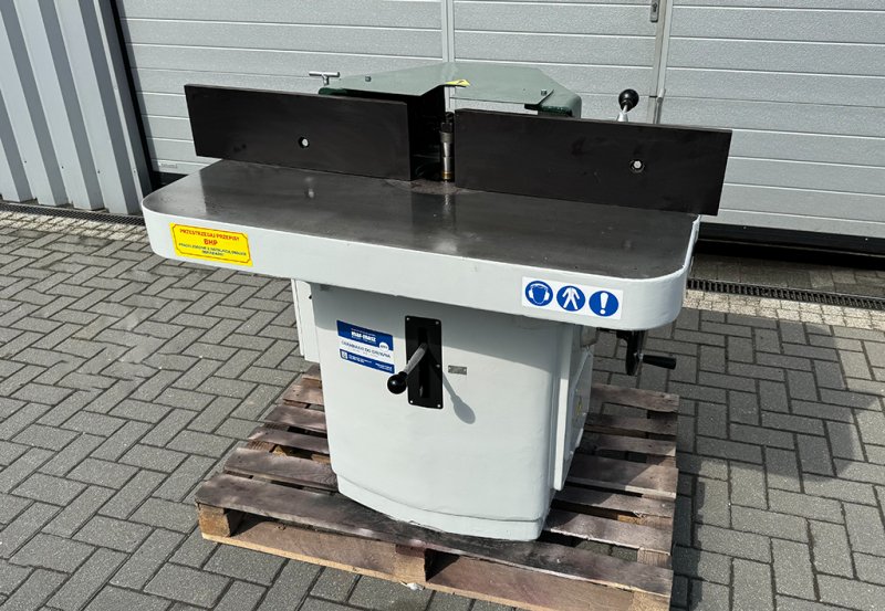 Frezarka dolnowrzecionowa Niemiecka oś 25mm - 05 Frezarka dolnowrzecionowa Niemiecka oś 25mm - 05