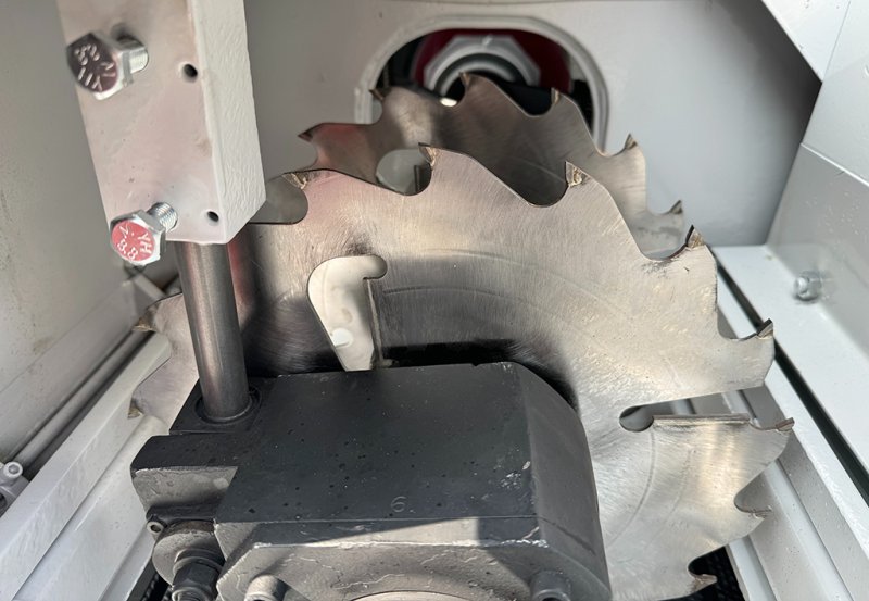 Wielopiła obrzynarka z pływającą tarczą Raimann - 02 Wielopiła obrzynarka z pływającą tarczą Raimann - 02