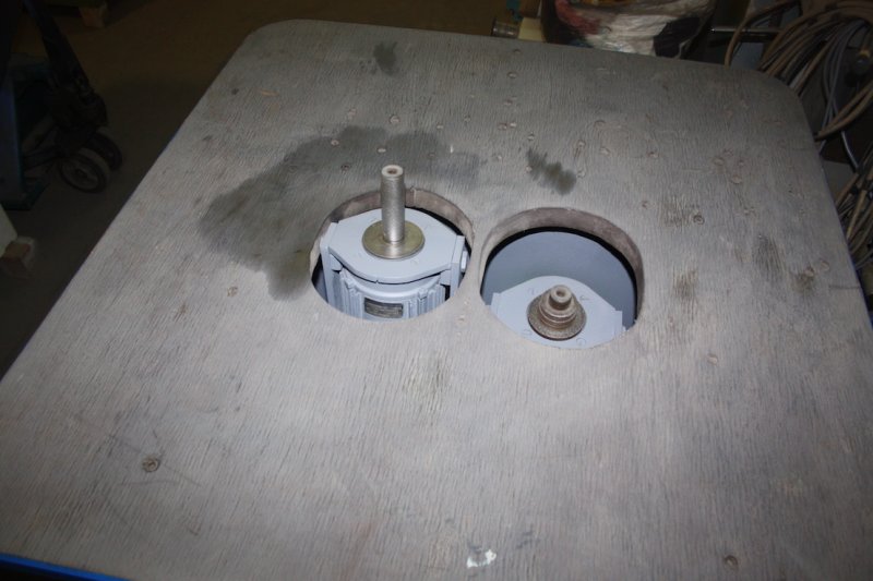 Szlifierka dwuwrzecionowa do profili, krzywizn - 02 Szlifierka dwuwrzecionowa do profili, krzywizn - 02