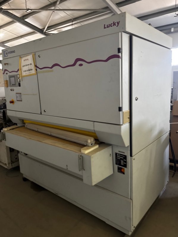 Szlifierka szerokotaśmowa Butfering