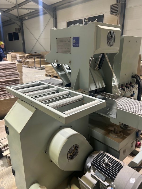 Trak do lameli, piła taśmowa pozioma, rok 2025 - 05 Trak do lameli, piła taśmowa pozioma, rok 2025 - 05