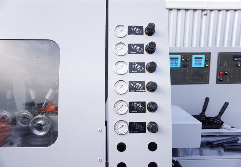 Strugarka czterostronna Gau Jing GN na 6 wrzecion - 02