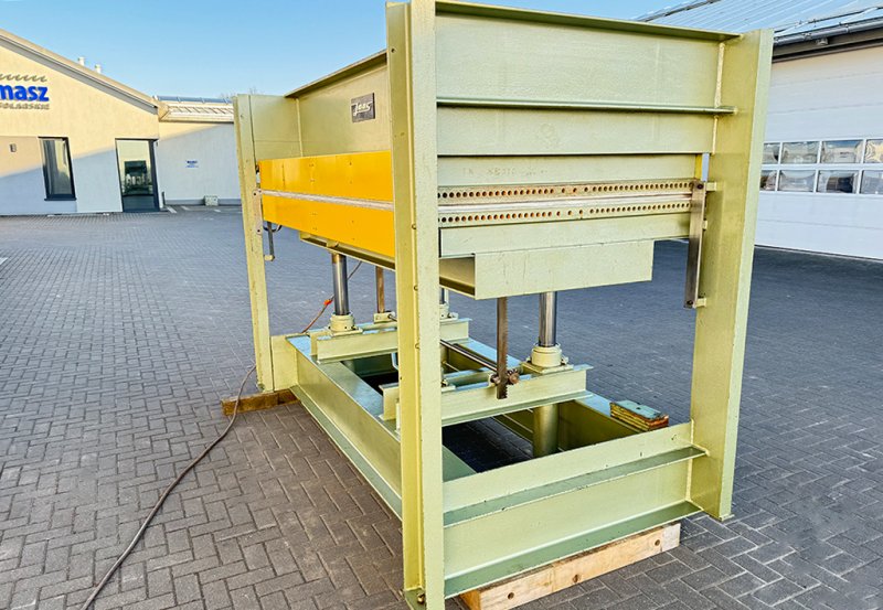 Prasa dwu półkowa hydrauliczna do forniru JOOS typ - 07
