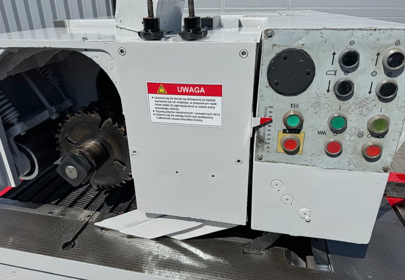 Wielopiła gąsienicowa Tos Svitavy - 01