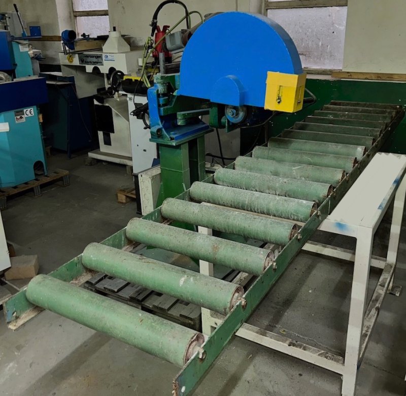 Piła poprzeczna z podajnikiem