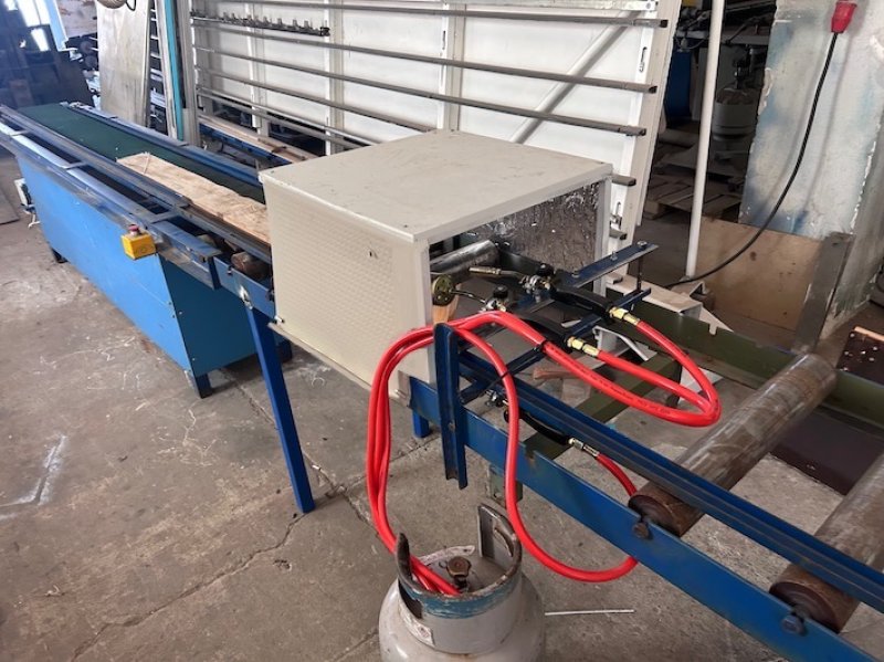 Urządzenie do opalania drewna