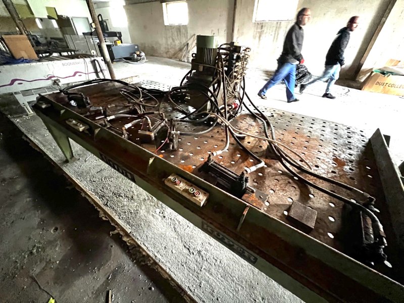 Prasa hydrauliczna SIEVERS do klejenia konstrukcji - 01