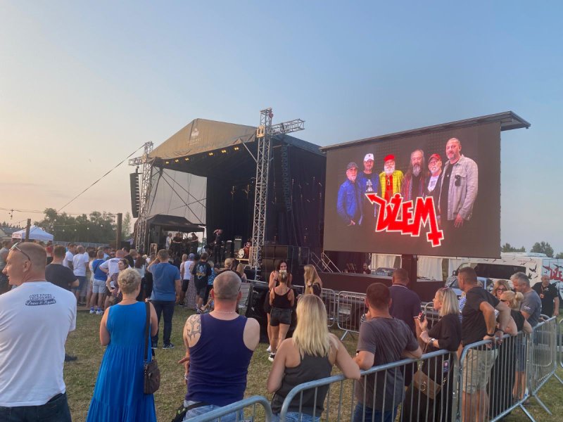 Wynajem mobilny ekran LED 15m2 na platformie