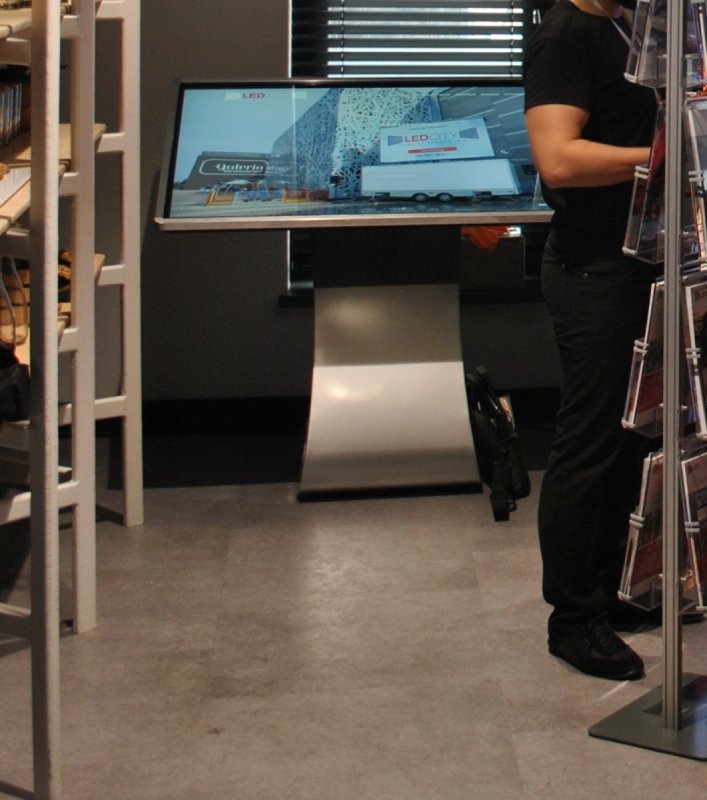 Wynajem stół interaktywny 55 cali