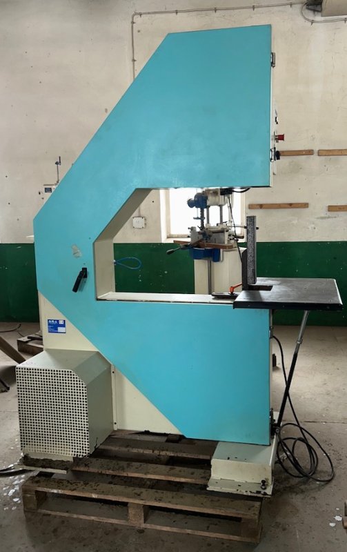 Szlifierka pionowa O.M.A do elementów krzywoliniow - 01